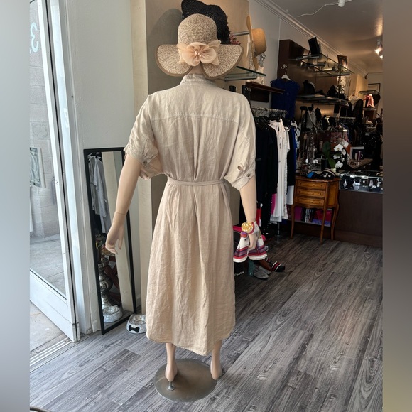 100% linen button front dress by Velvet .
Graham & Spencer - Picture 6 of 10